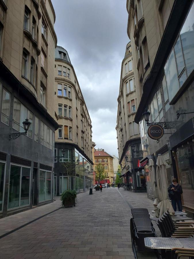Budapest Walking Street-T Екстер'єр фото